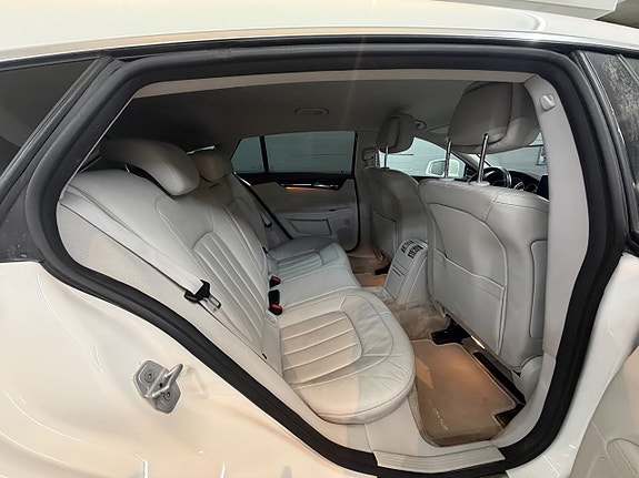 Mercedes-Benz CLS350 9 of 24