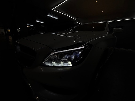 Mercedes-Benz CLS350 24 of 24