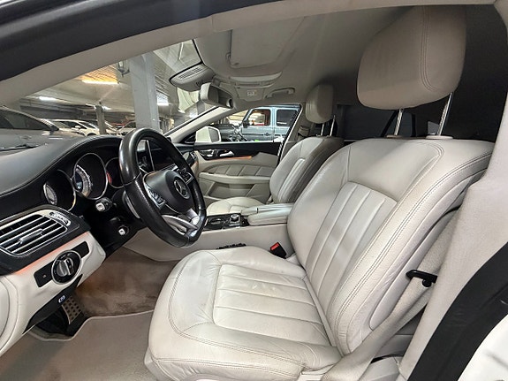 Mercedes-Benz CLS350 13 of 24