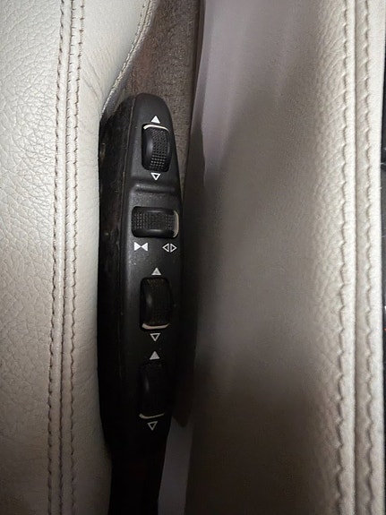 Mercedes-Benz CLS350 15 of 24