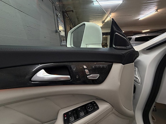 Mercedes-Benz CLS350 14 of 24
