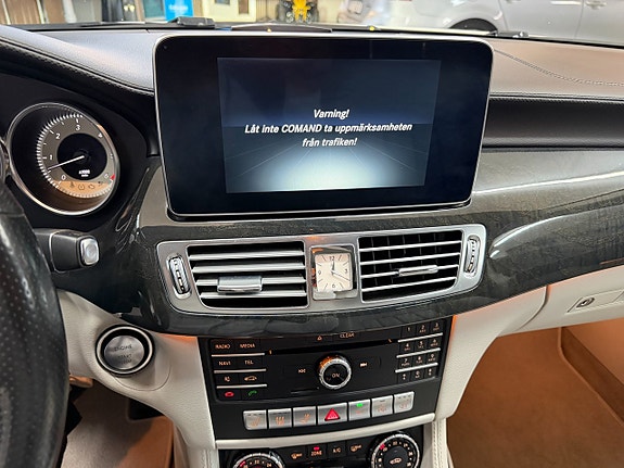 Mercedes-Benz CLS350 16 of 24