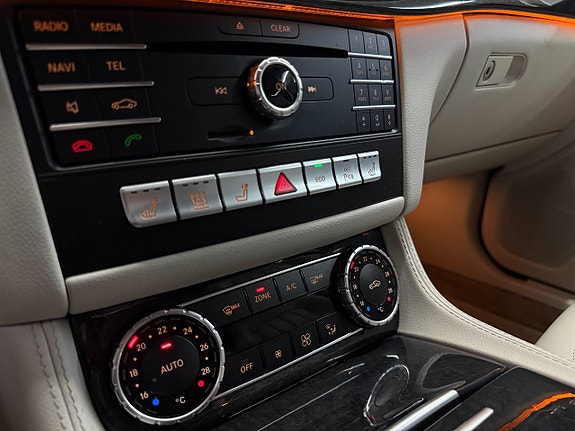 Mercedes-Benz CLS350 18 of 24