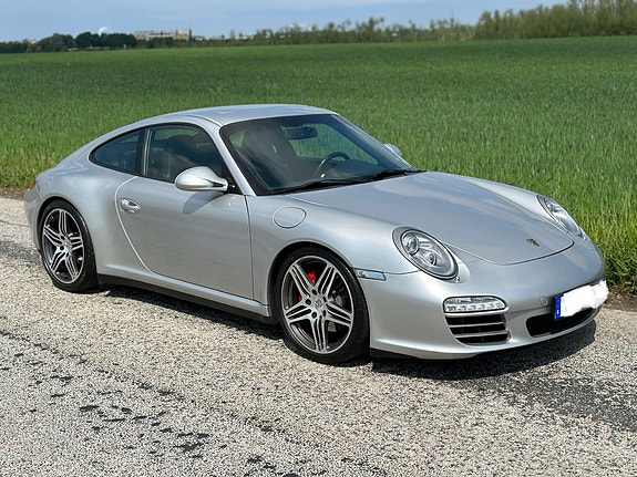 Porsche 911 Carrera 4S 4 of 5