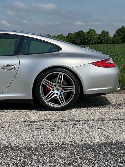 Porsche 911 Carrera 4S 5 of 5