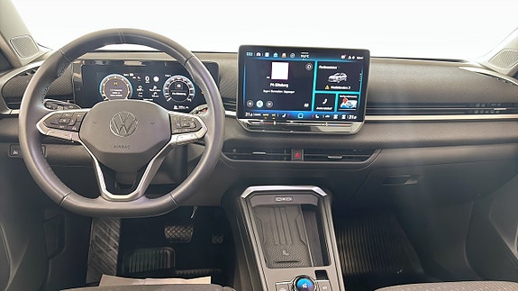 Volkswagen T-Roc 10 of 12