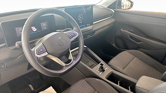 Volkswagen T-Roc 7 of 12