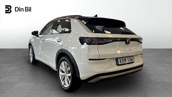 Volkswagen T-Roc 3 of 12