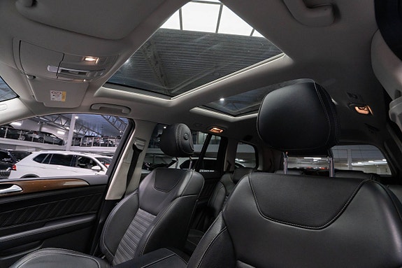 Mercedes-Benz GLS350 d 11 of 26
