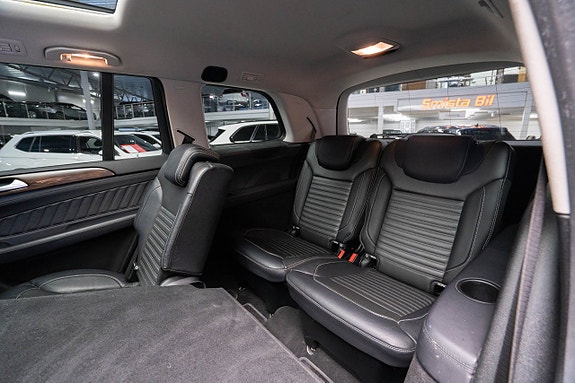 Mercedes-Benz GLS350 d 14 of 26