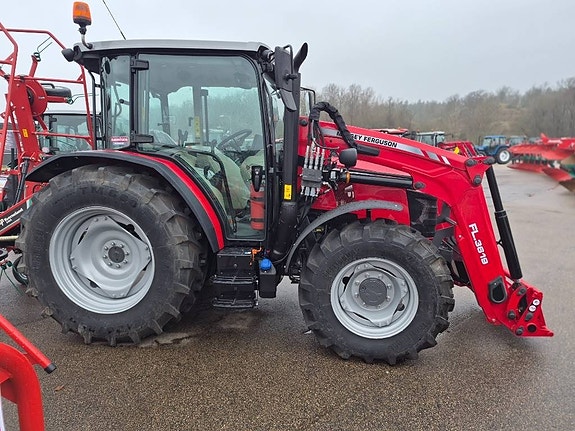 Massey Ferguson MF 4708M CAB ESSENTIAL 3 of 11
