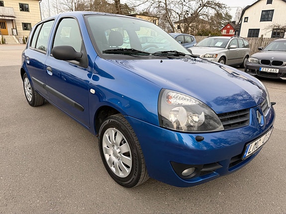 Renault Clio 10 of 16