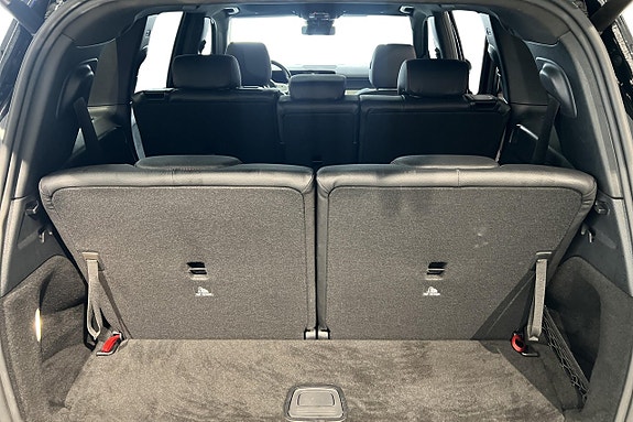 Mercedes-Benz GLB200 18 of 23