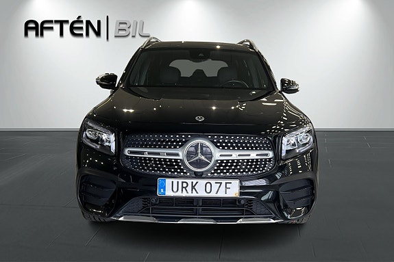 Mercedes-Benz GLB200 3 of 23