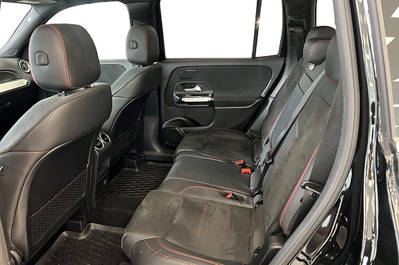 Mercedes-Benz GLB200 16 of 23