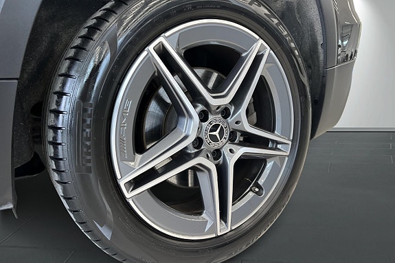 Mercedes-Benz GLB200 20 of 23