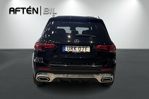 Mercedes-Benz GLB200 9 of 23