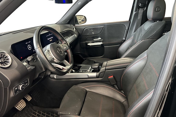 Mercedes-Benz GLB200 13 of 23