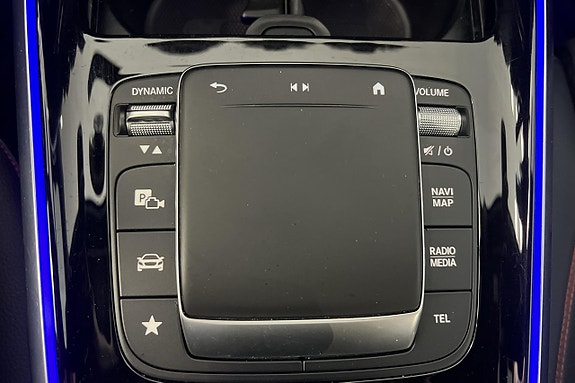 Mercedes-Benz GLB200 21 of 23