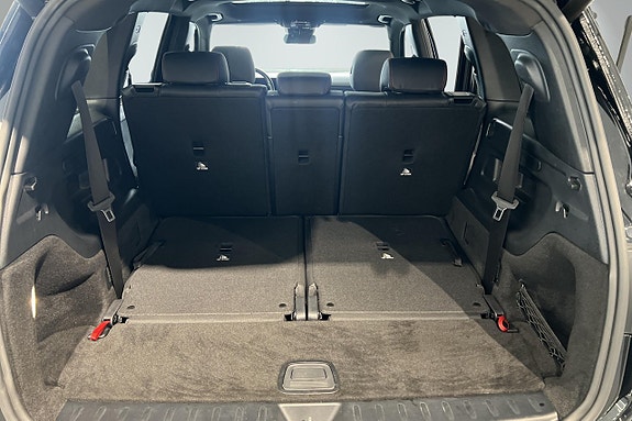 Mercedes-Benz GLB200 17 of 23