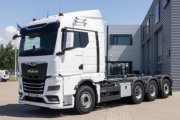 MAN TGX 35.520 8x4-4 GM hytt