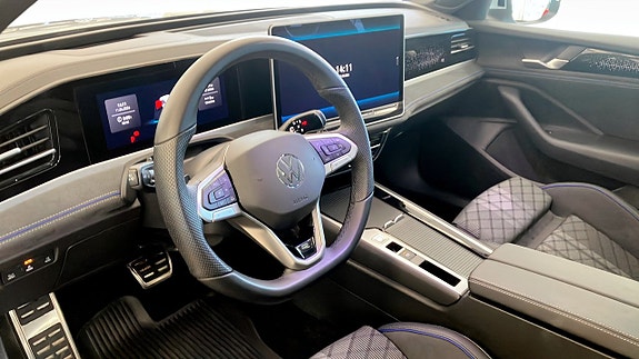 Volkswagen Passat 7 of 14