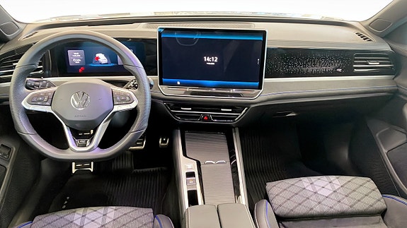 Volkswagen Passat 10 of 14