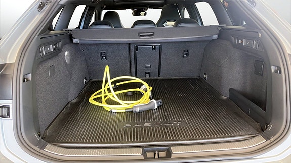 Volkswagen Passat 12 of 14