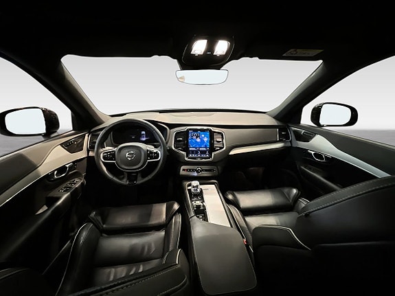 Volvo XC90 15 of 23