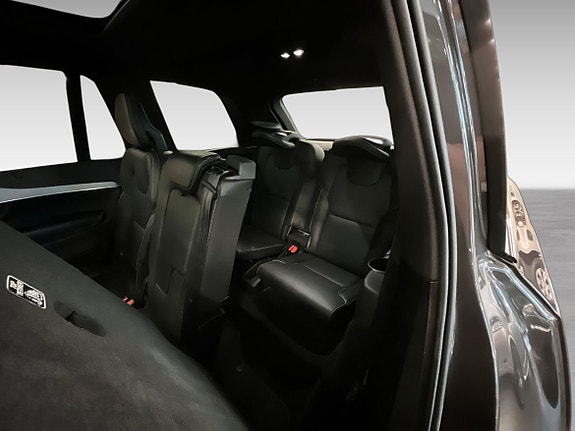 Volvo XC90 14 of 23
