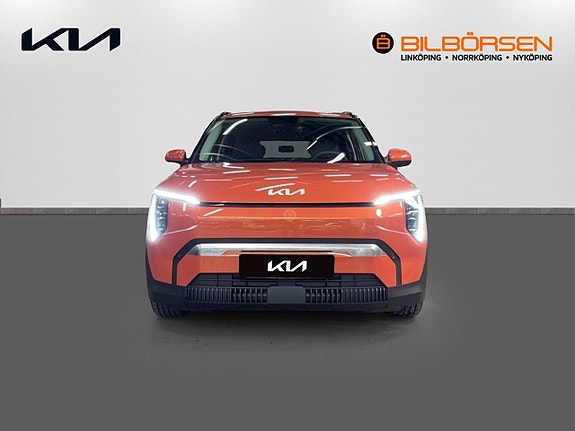 Kia EV3 2 of 14