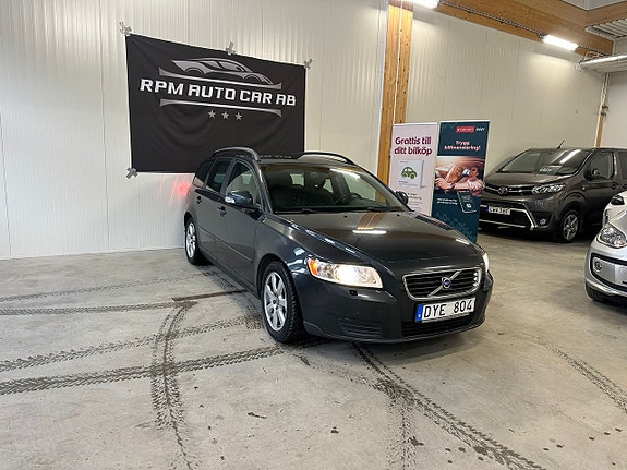 Volvo V50 2 of 5