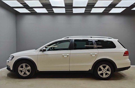 Volkswagen Passat Alltrack 4 of 5
