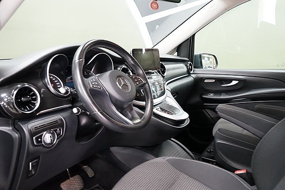 Mercedes-Benz V220 d 8 of 18