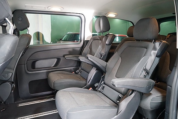 Mercedes-Benz V220 d 12 of 18