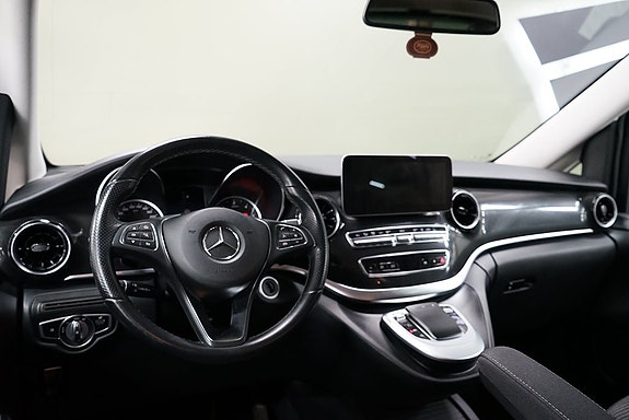 Mercedes-Benz V220 d 7 of 18