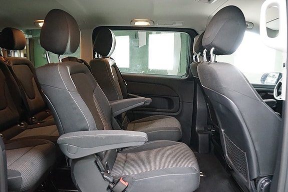 Mercedes-Benz V220 d 15 of 18