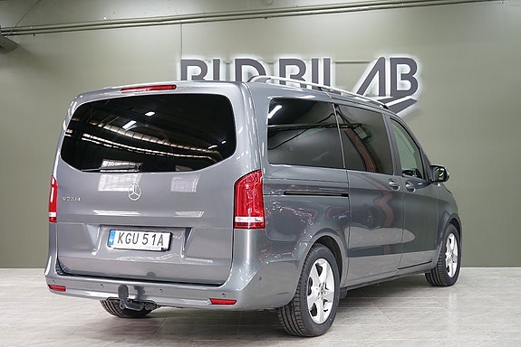 Mercedes-Benz V220 d 4 of 5