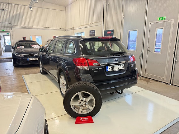 Subaru Outback 12 of 13