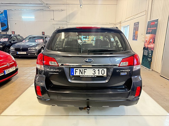 Subaru Outback 13 of 13