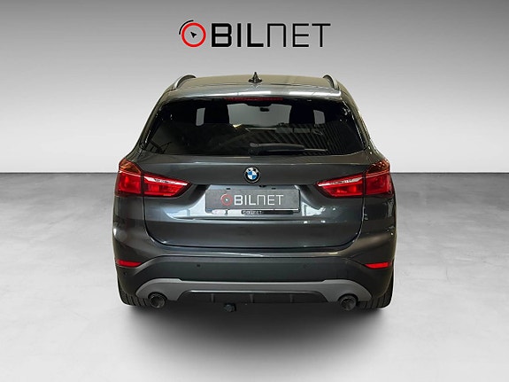BMW X1 4 of 5