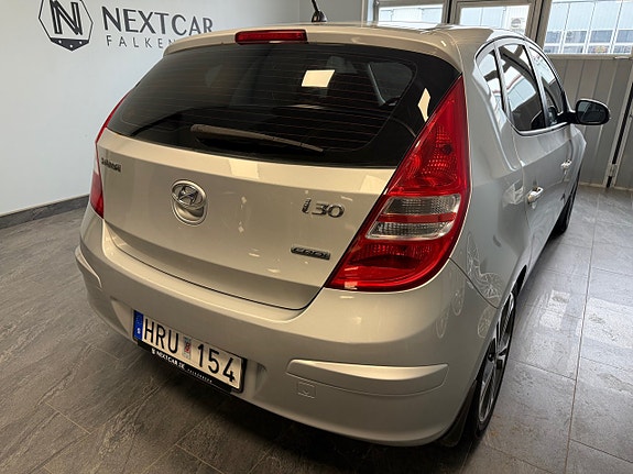 Hyundai i30 4 of 8