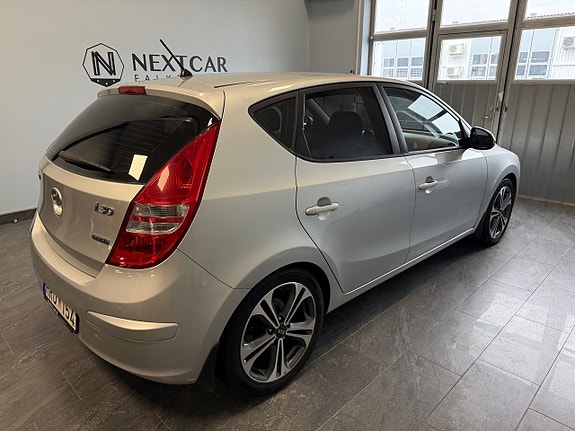 Hyundai i30 3 of 8