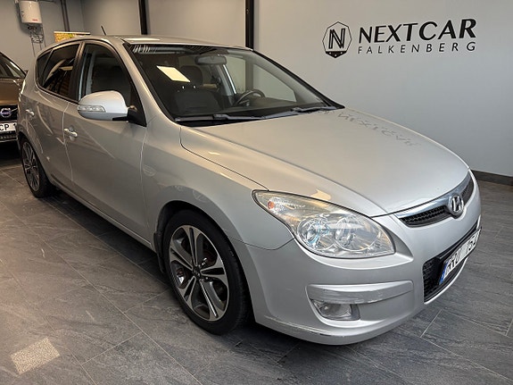 Hyundai i30 2 of 8