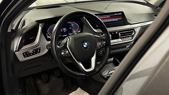 BMW 118i 14 of 25