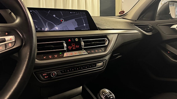BMW 118i 18 of 25
