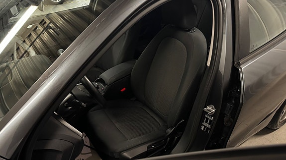 BMW 118i 12 of 25