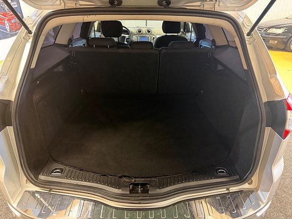 Ford Mondeo 20 of 20