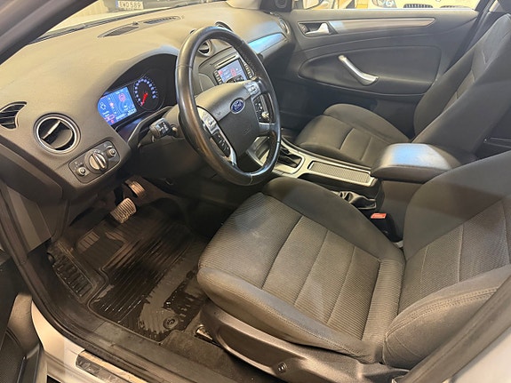 Ford Mondeo 17 of 20