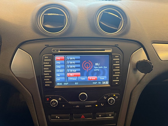 Ford Mondeo 15 of 20
